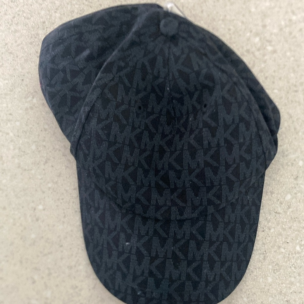 Logo Cap 🧢 Michael Kors Black